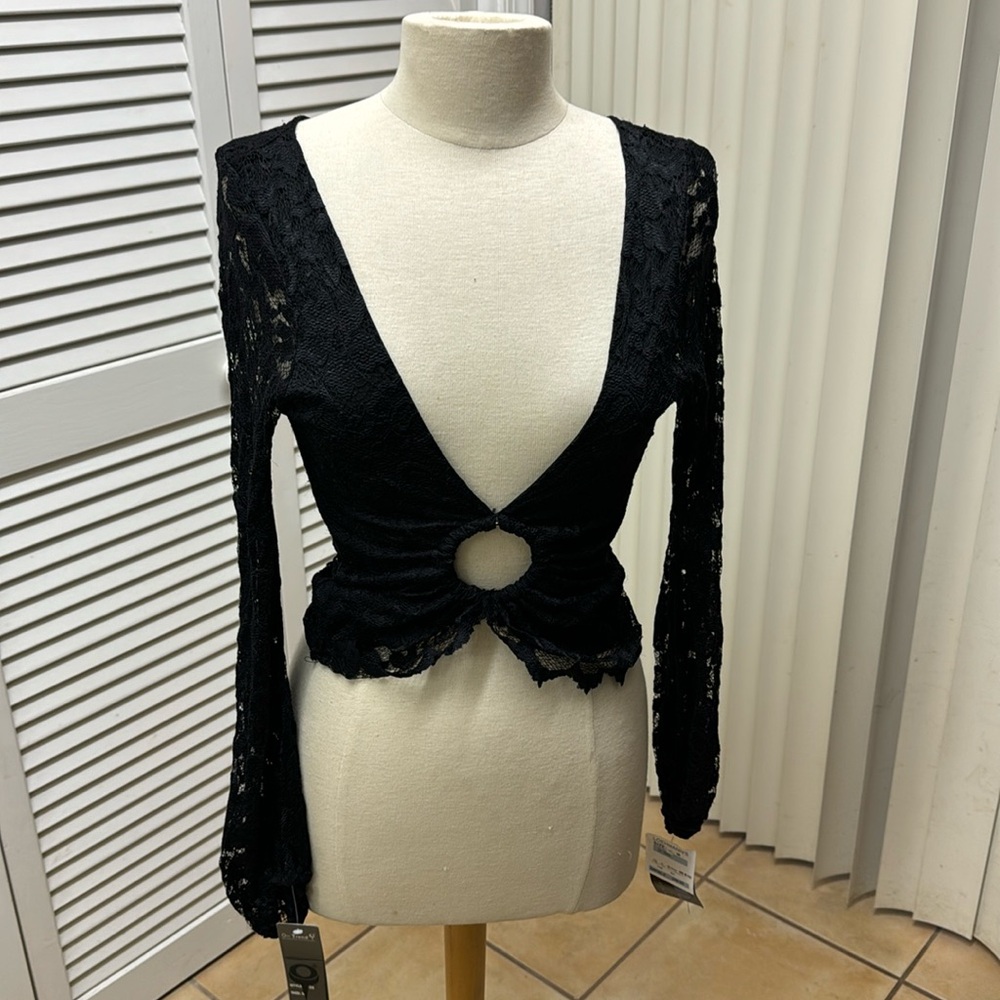 On Trend Black Lace Shirt With Black Lining Size Medium